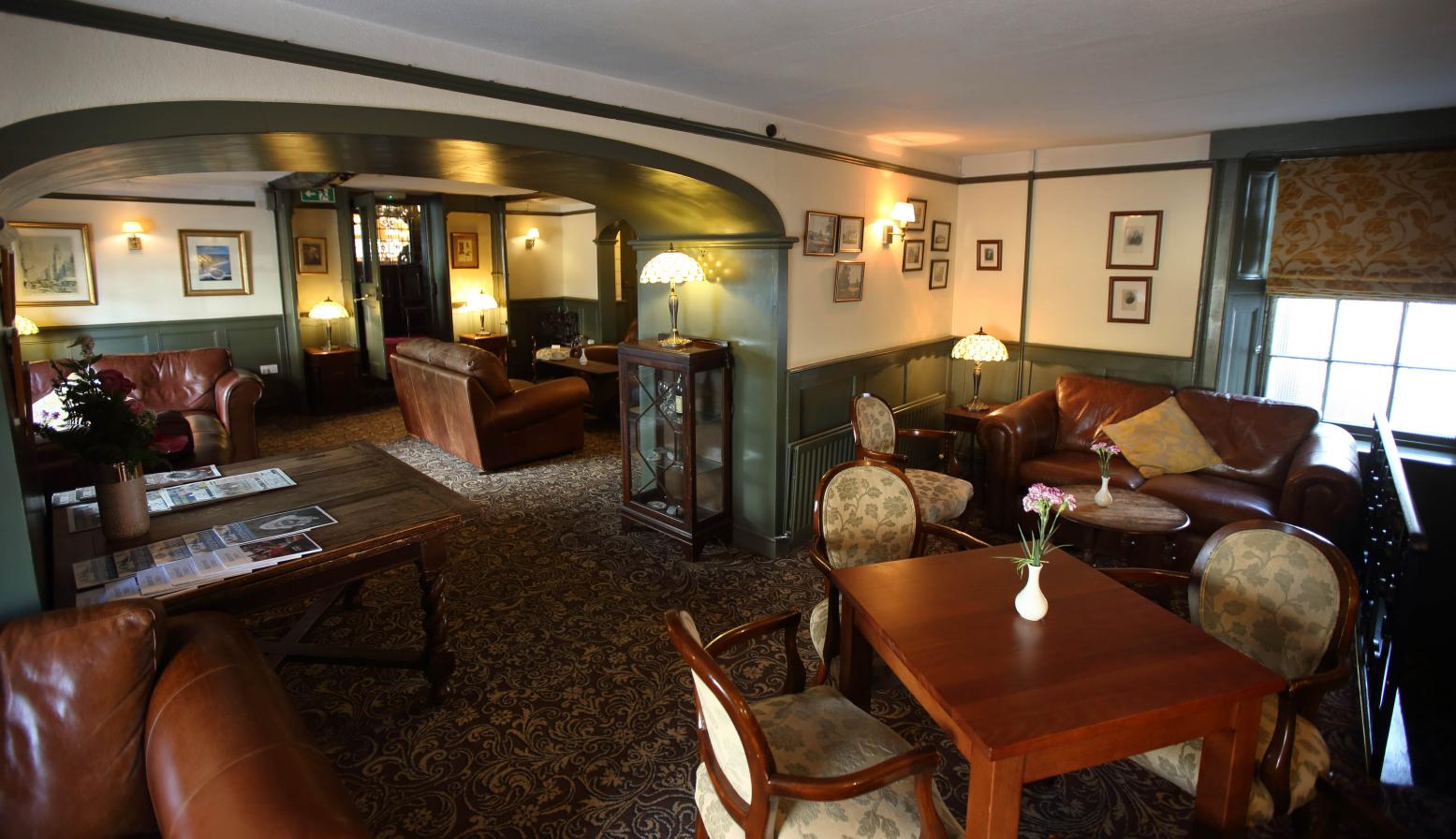 Monmouth Lounge - The Royal Lion Lyme Regis