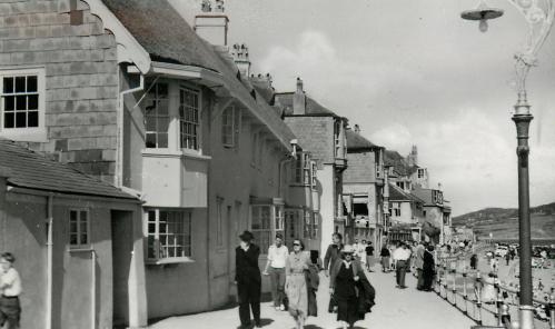 Marine Parade cottages, Lyme Regis circa 1950s
